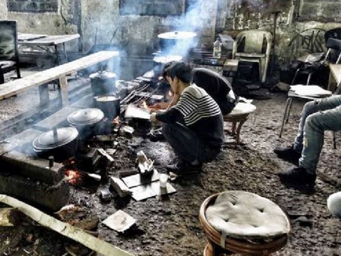 Người Việt ở trại Béthune vẫn quyết vượt biên vào Anh sau thảm kịch-1