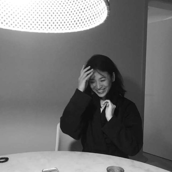 Hậu ly hôn Song Joong Ki, lâu lắm rồi người hâm mộ mới thấy Song Hye Kyo nở nụ cười rạng rỡ đến thế-1