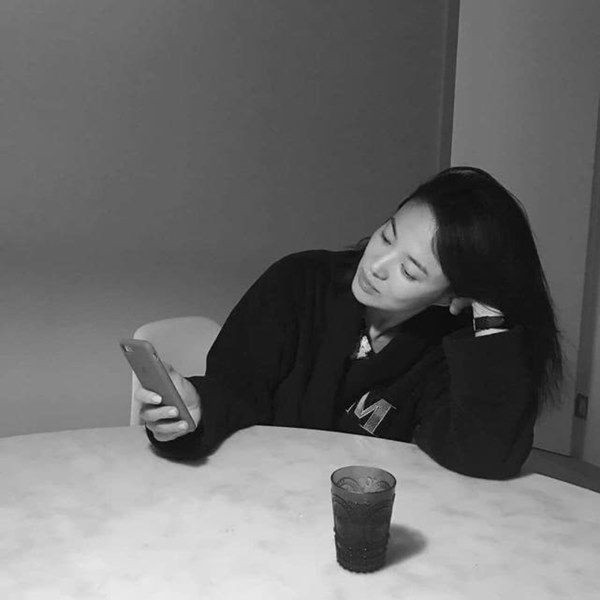 Hậu ly hôn Song Joong Ki, lâu lắm rồi người hâm mộ mới thấy Song Hye Kyo nở nụ cười rạng rỡ đến thế-2