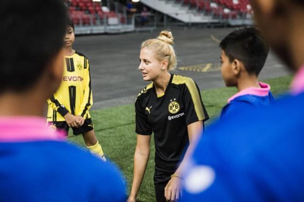 Có hay không chiếc bánh vẽ mang tên Văn Hậu ở Hà Lan?-1