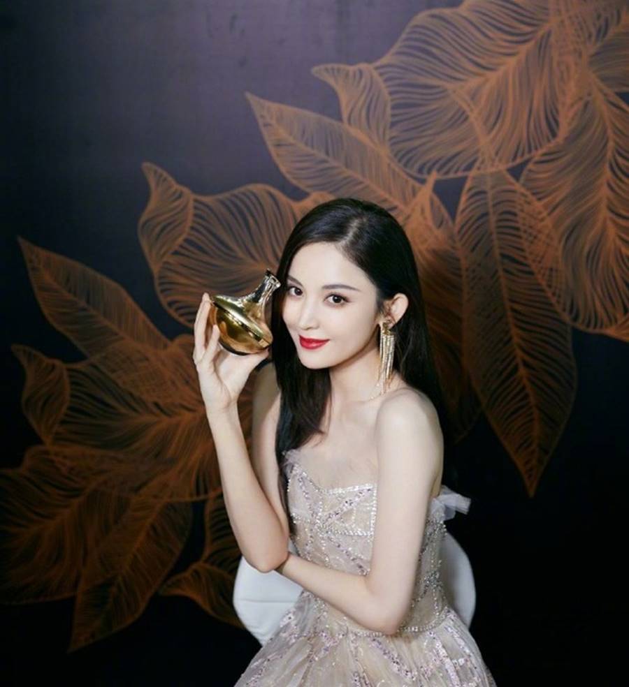 Mỹ nhân Tân Cương đẹp không tì vết, quyến rũ tựa tiên nữ-10