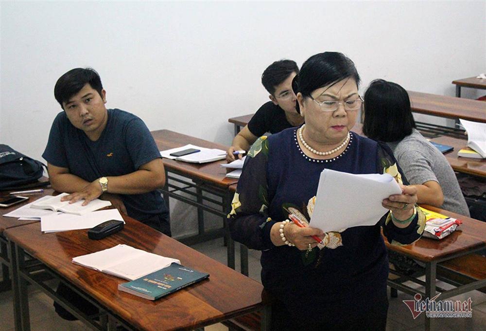 63 tuổi hăm hở làm sinh viên năm 3-6