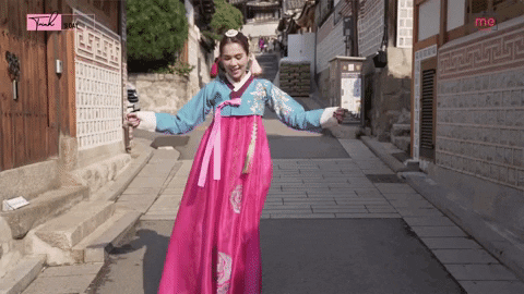 Quay youtube kiểu Ngọc Trinh: Xoay người bị vấp, hết hồn lỡ miệng nói tục-1