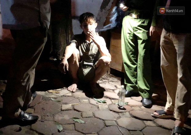 Giải cứu người đàn ông nằm vắt vẻo trên cây giữa đêm-8