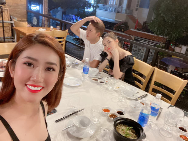 Chỉ một hình ảnh chụp ké đã cho thấy rõ tình trạng của Nhã Phương và Trường Giang sau khi bị soi tháo nhẫn cưới-1