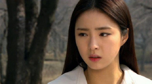 Trong tiệc đầy tháng con trai, bố mẹ chồng tặng cháu sổ tiết kiệm cả 100 triệu, nhưng lại nói 1 câu khiến nàng dâu phải suy nghĩ đến quyết định ly hôn-2