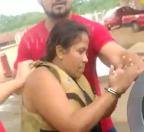 Bé gái 13 tuổi sát hại người chị đang mang thai 8 tháng của mình và lấy cắp đứa bé trong bụng-2