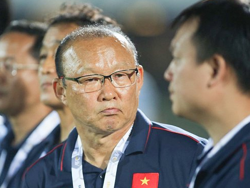 Toan tính trái ngược của thầy Park và HLV Nishino-5