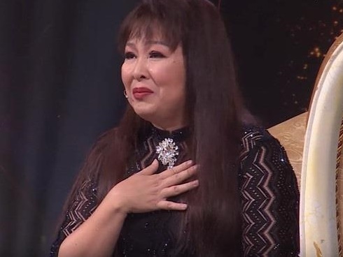 Nam hành khách kẹt chân vào cửa xe buýt, bị kéo lê vài mét-1