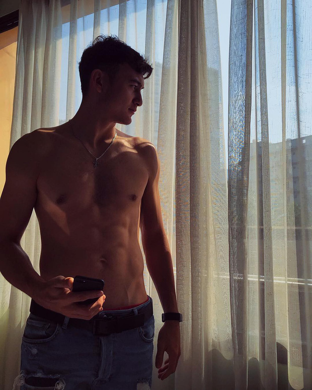 Lâm Tây và những lần khiến fangirl quê nhà xịt máu mũi: Body siêu chuẩn, cởi áo lần nào dậy sóng lần đó!-4