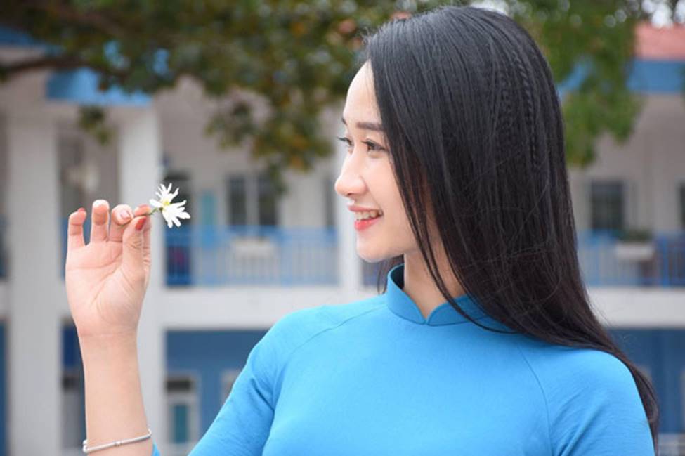 3 cô giáo trẻ khiến học sinh muốn tới lớp mỗi ngày vì quá xinh đẹp-3