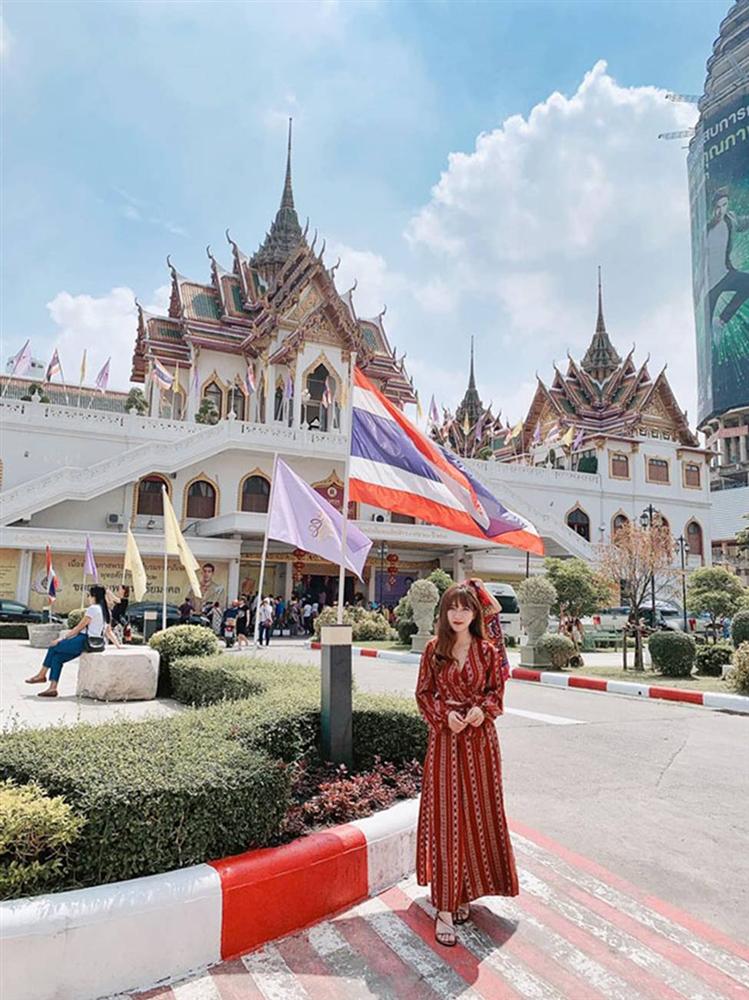 3 cô giáo trẻ khiến học sinh muốn tới lớp mỗi ngày vì quá xinh đẹp-17