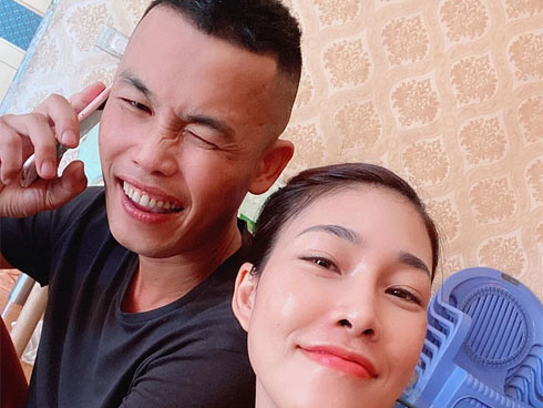 DJ bị đồn là vợ sắp cưới của Hiệp Gà tung bộ ảnh Noel mướt mắt-12