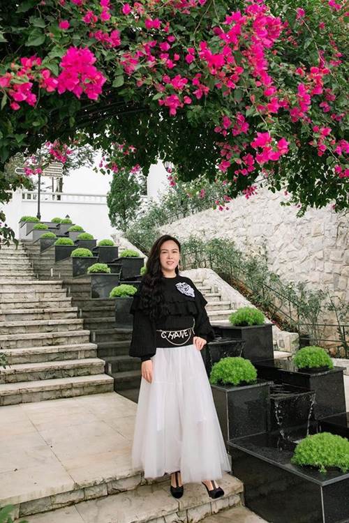 Cứ mỗi lần Phượng Chanel diện thứ này lên người là y như rằng lọt top mặc kém xinh-4