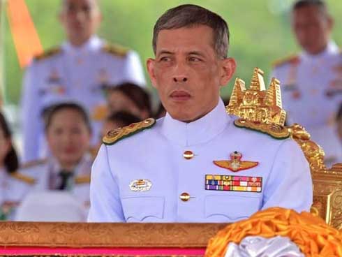 Nữ phó giám đốc quan hệ với 40 sếp để thăng tiến, vào tù vẫn lên giường với quản ngục-4