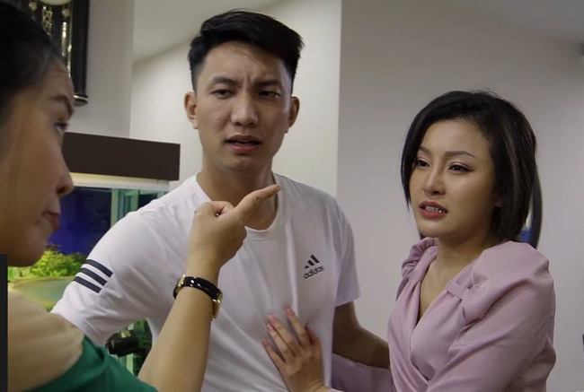 Mỗi lần sang chơi là bố vợ lại được nghe bài ca muôn thuở của mẹ chồng, tức nước vỡ bờ ông dắt con gái về rồi tuyên bố sốc-2