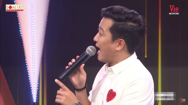 Mạc Văn Khoa đỏ mặt vì bất ngờ gặp sự cố nhạy cảm trên truyền hình-1