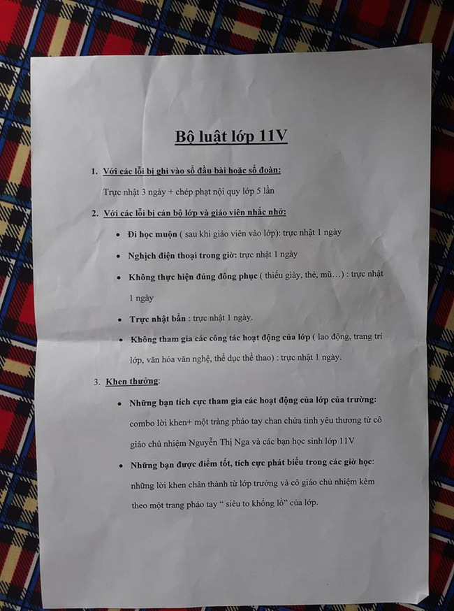 Cô giáo đưa ra bộ luật lớp học cực khó đỡ, mắc lỗi thì phạt tới tấp, còn làm tốt thì phần thưởng trời ơi đất hỡi” vô cùng-1