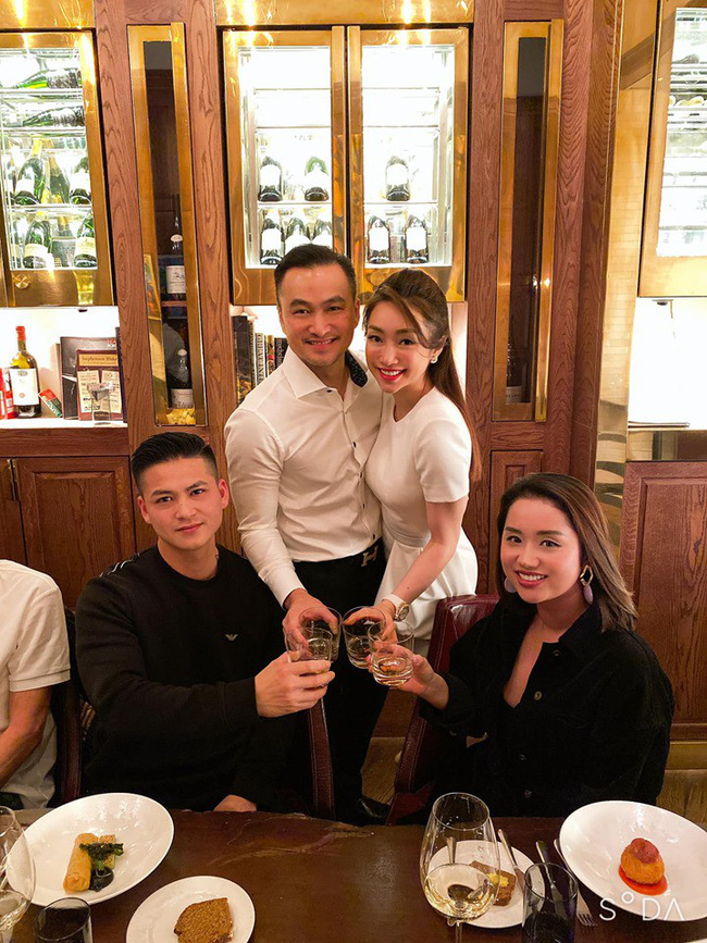 Chi Bảo và bạn gái kém 16 tuổi cùng đăng ảnh tình tứ trong chuyến du lịch chung-4