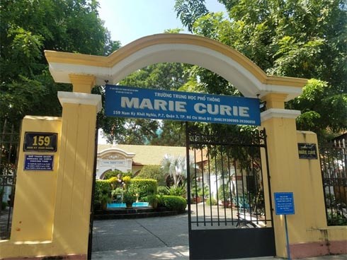 2 học sinh trường Marie Curie TP.HCM bị chém vì mâu thuẫn trên mạng