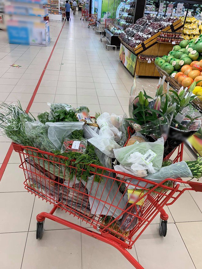 Gái một con Vân Trang vào bếp làm món đặc biệt, tá hoả với bình luận của chồng thiếu gia-4