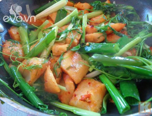 Gái một con Vân Trang vào bếp làm món đặc biệt, tá hoả với bình luận của chồng thiếu gia-13