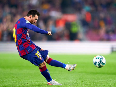 Messi vượt Ronaldo, lập kỷ lục ghi bàn tại Champions League-3