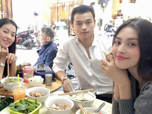 Bạn trai tin đồn của Tiểu Vy: Thiếu gia độc nhất nhà bà trùm giới làm đẹp, tay đào hoa từng hẹn hò nhiều Hoa hậu, Á hậu-15