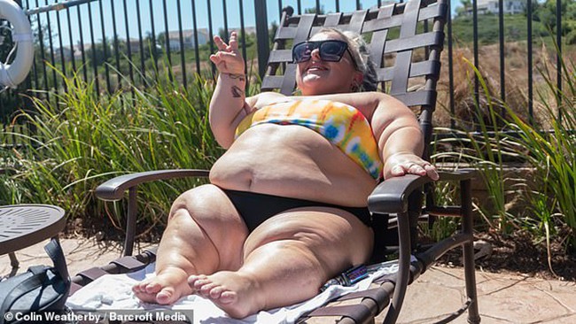 Sở hữu ngoại hình nấm lùn, cô gái sống trong bóng tối suốt cả cuộc đời suýt tự tử, cuối cùng tự vực dậy mình khiến ai cũng ngưỡng mộ-4