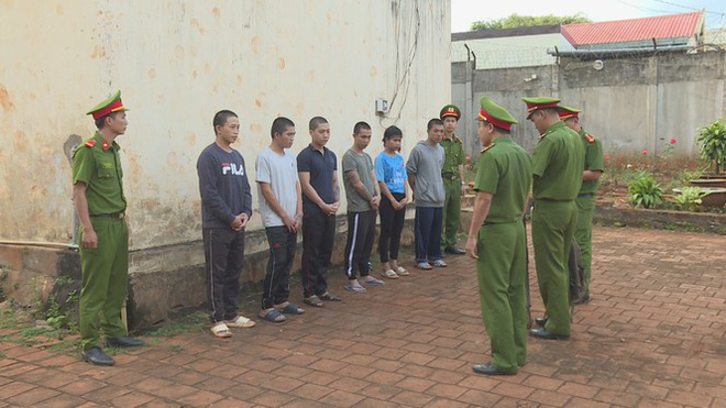 Cán bộ xã dẫn trộm đi phá két sắt lấy 400 triệu đồng ở trụ sở làm việc-2