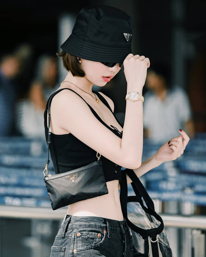 Ngọc Trinh đang rối rít chờ đập hộp chai nước hoa gần 75 triệu VNĐ, siêu phẩm này hay ho ra sao mà dữ thế?-1