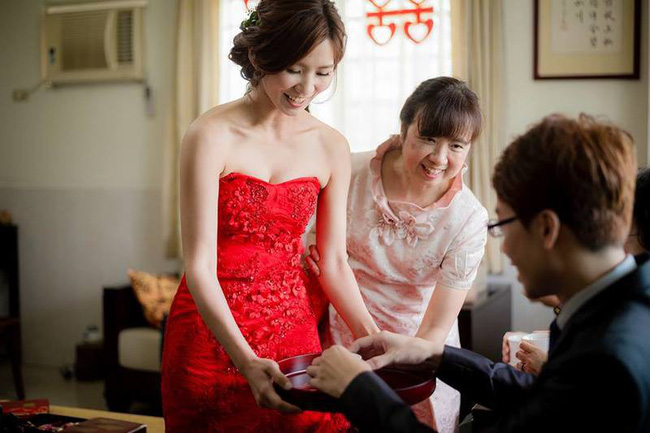 Khinh thông gia nghèo nhưng chiều lòng con trai nên mới cho cưới, ngờ đâu đến ngày đón dâu mẹ chồng hóa đá với số của hồi môn-2