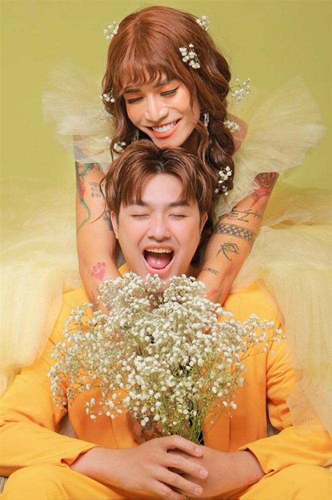 BB Trần và người yêu đồng giới hóa trang thành cô dâu, chú rể vào dịp Halloween-1