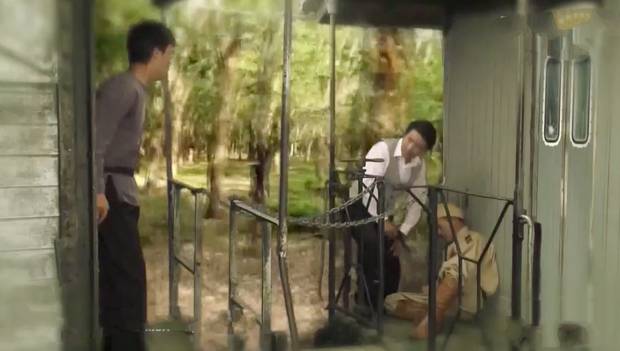 Tiếng Sét Trong Mưa tập 51: Hai Sáng bị giải lên quan vì tội đu đưa chồng người và cái kết bẽ bàng miệng đời-13