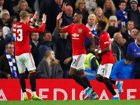 Ngắm cô người mẫu xinh đẹp nhắn tin thả thính” ngôi sao Man Utd-5