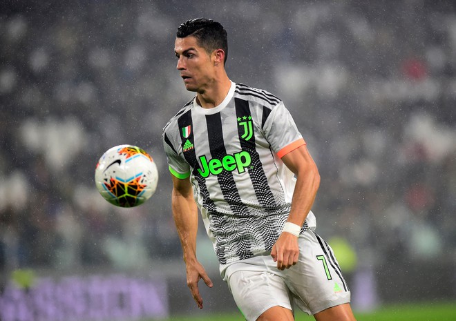 Ronaldo ghi bàn phút 90+6 đưa Juventus trở lại ngôi đầu-1