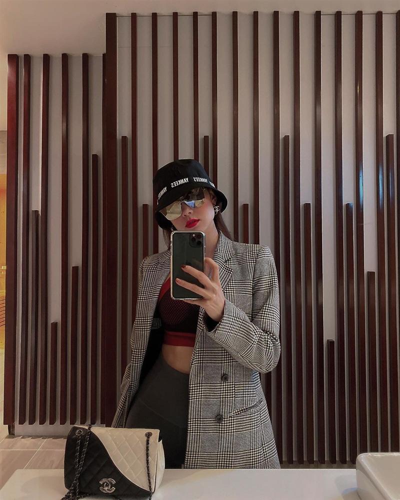 Có trong tay 5 items sau, bạn sẽ mặc chất và hack tuổi vi diệu như loạt mỹ nhân Việt ngoài tuổi băm”-12