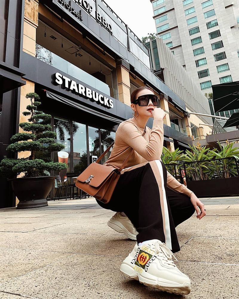 Có trong tay 5 items sau, bạn sẽ mặc chất và hack tuổi vi diệu như loạt mỹ nhân Việt ngoài tuổi băm”-7