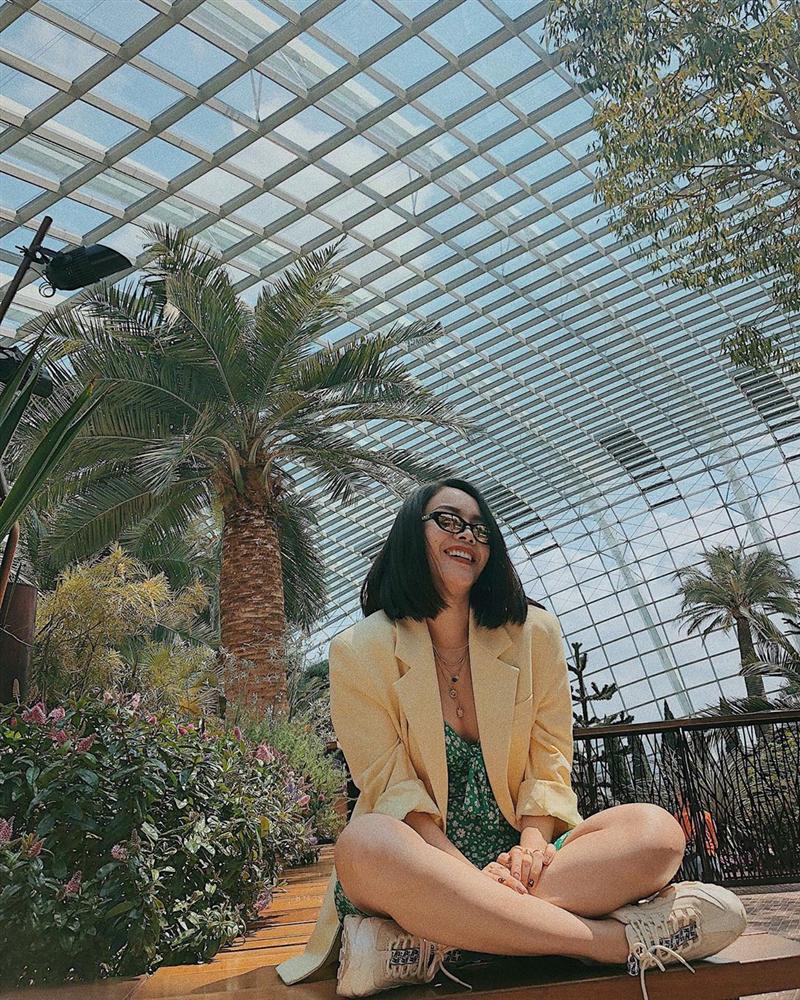 Có trong tay 5 items sau, bạn sẽ mặc chất và hack tuổi vi diệu như loạt mỹ nhân Việt ngoài tuổi băm”-9