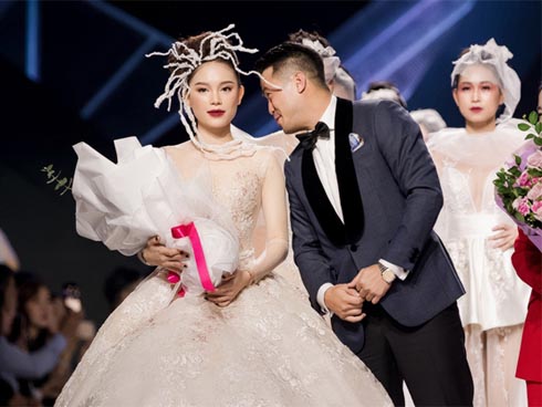 Hết về ra mắt bố mẹ Phillip Nguyễn, Linh Rin lại đến nhà Hà Tăng - Louis Nguyễn ăn trưa: Cuối năm đã cưới được chưa?-9