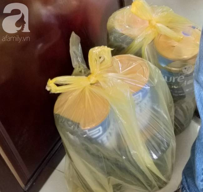 Mua 10 hộp sữa giá 7 triệu nhưng chỉ trả tiền 1 triệu, người phụ nữ vẫn qua mặt được nhân viên siêu thị để ra về-3