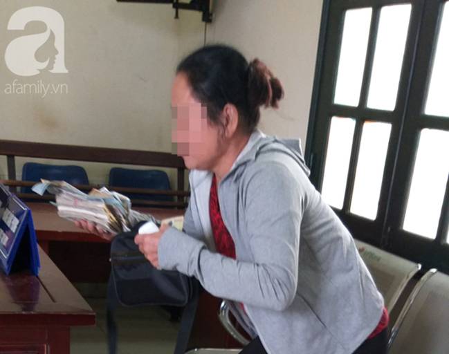 Mua 10 hộp sữa giá 7 triệu nhưng chỉ trả tiền 1 triệu, người phụ nữ vẫn qua mặt được nhân viên siêu thị để ra về-4