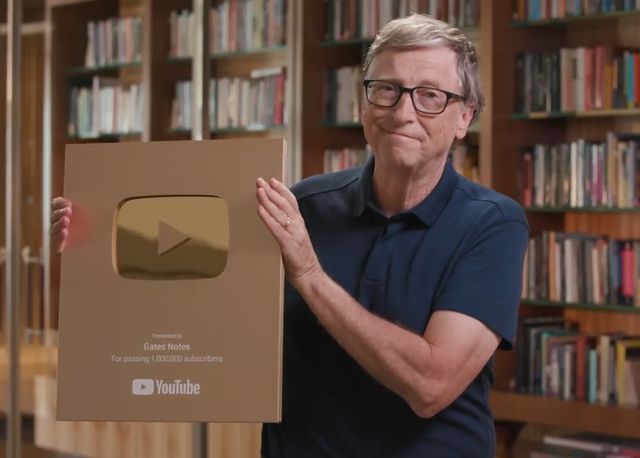 Bill Gates khoe video mở hộp nút vàng” Youtube-1