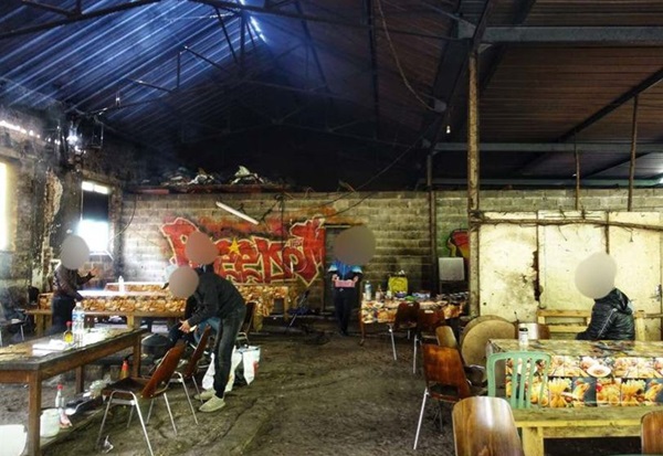 Nghi thức của người Việt trước các chuyến xe vượt biên mỗi đêm-4