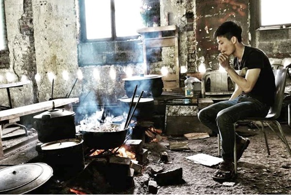 Nghi thức của người Việt trước các chuyến xe vượt biên mỗi đêm-6