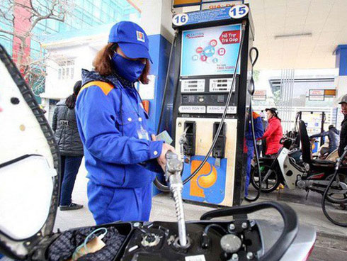 Lao dốc từ đỉnh cao, giá xăng đà xuống 15 ngàn đồng/lít-2