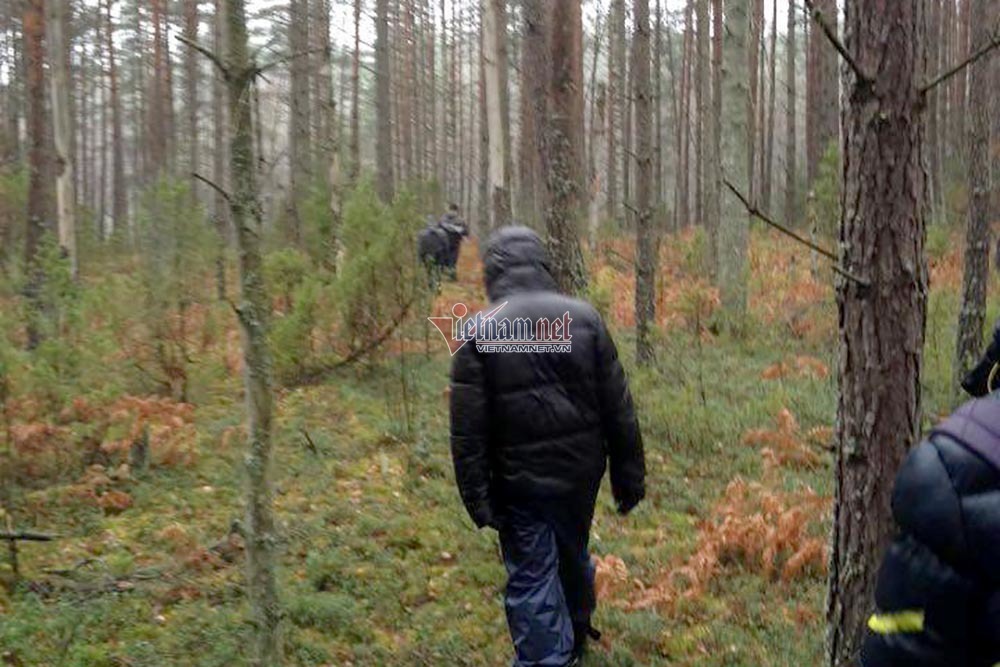 9 giờ hành xác bám gầm container đến nước Anh-2