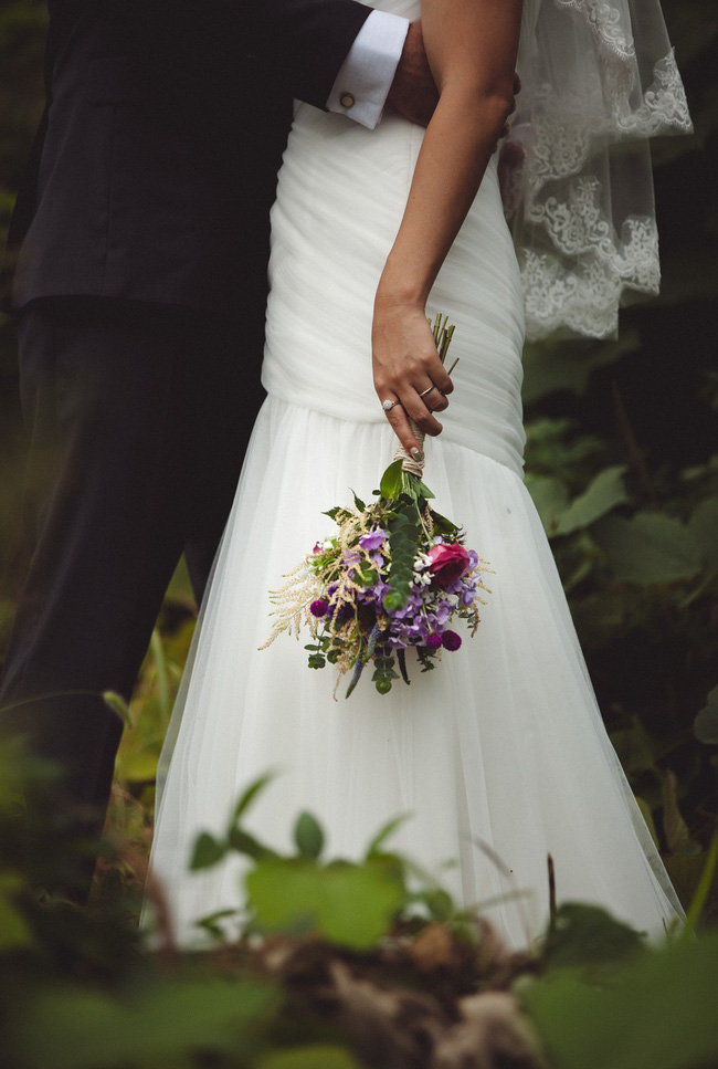 Đêm tân hôn chồng lẻn ra ban công thầm thì tâm sự, cô vợ lắng tai nghe lén rồi hỏi nhanh 2 câu sau đó gói ghém hồi môn và kéo vali đi ngay trong đêm-1