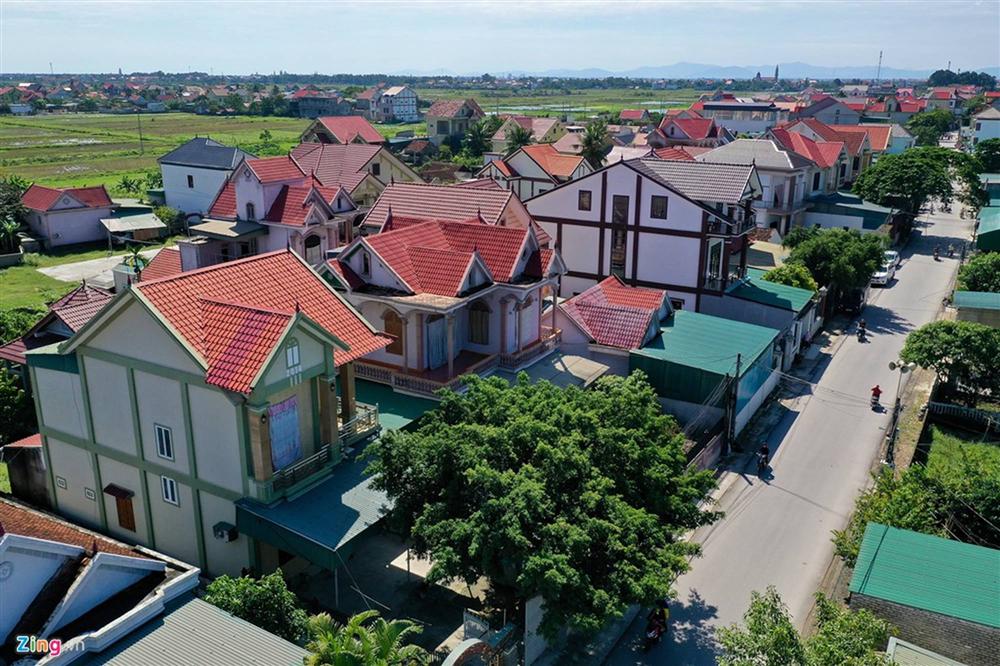 Biệt thự, xe sang ở xã có 1.500 người xuất khẩu lao động-2