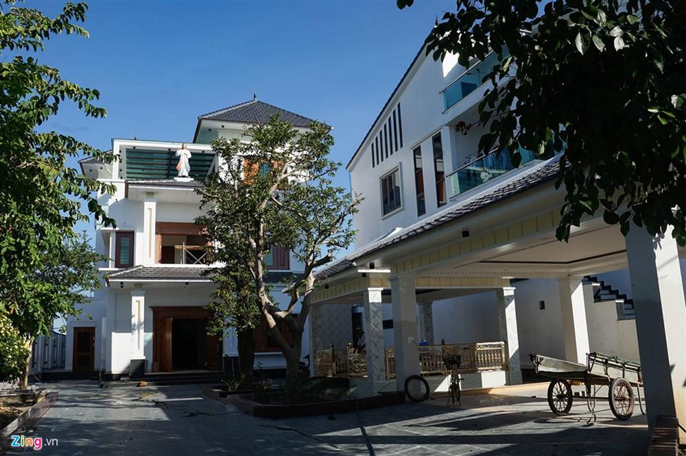 Biệt thự, xe sang ở xã có 1.500 người xuất khẩu lao động-3